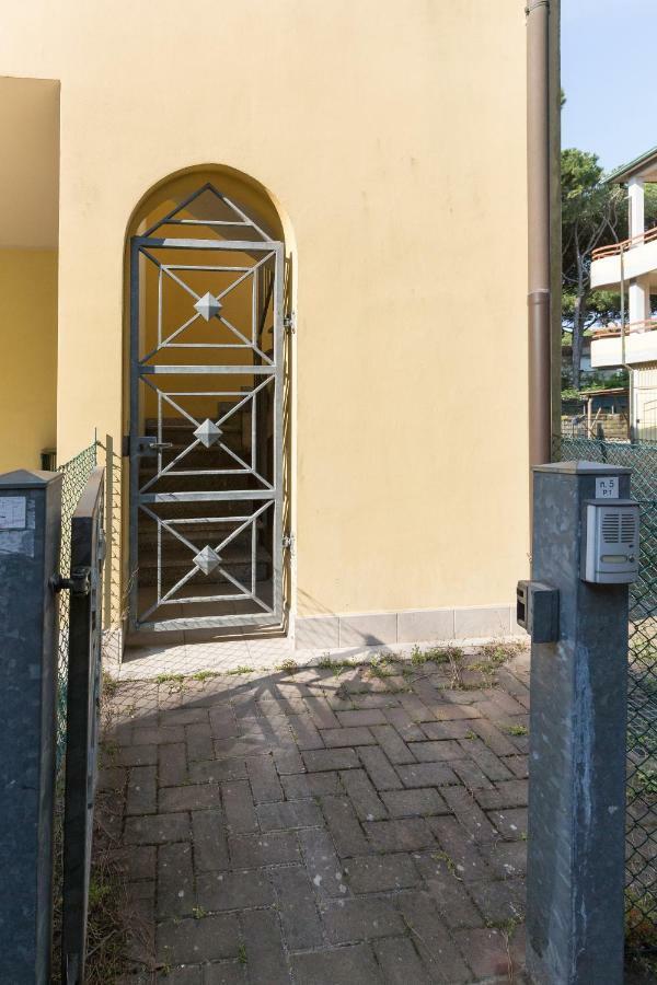 Le Terrazze Apartments Лидо ди Спина Екстериор снимка